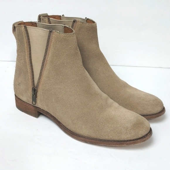Frye Carly Zip Chelsea Suede Leather Boots in Ash Tan Size 8.5 - Picture 1 of 16